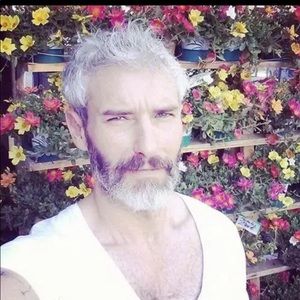 Meet your Posher, Carmineshe